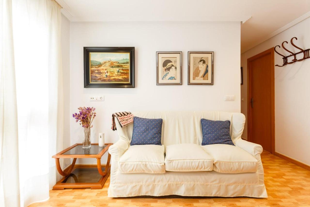 Gatu Villa Elvira Junto Al Hospital Y Playa 2 Dormit Y 2 Banos, Preferente Mayores De 25 Anos Y Familias Cadiz Bagian luar foto